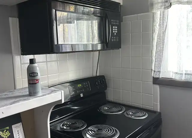 Property at 232 Vine Ln Unit Upper, Buffalo, NY, 14228, 3 beds, 1 bath, [object Object]