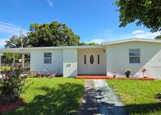 Property at 131 SE Serenata Ct, Port Saint Lucie, FL, 34983, 3 beds, 1 bath, [object Object]
