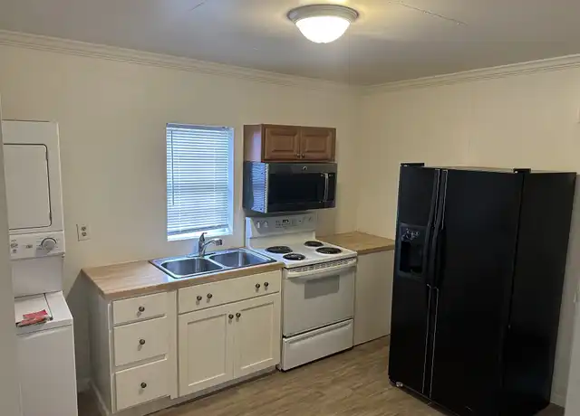Property at 512 Maurice St, Monroe, NC, 28112, 2 beds, 1 bath, [object Object]