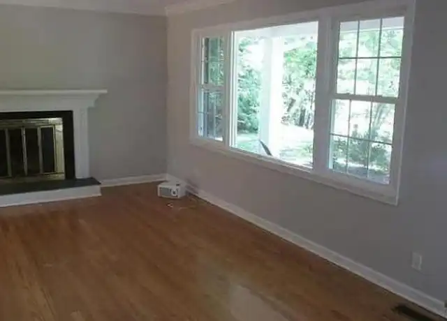 Property at 132 W Fox Chase Rd, Asheville, NC, 28804, 3 beds, 2 baths, [object Object]