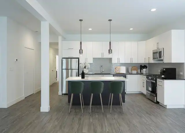 Property at 5487-5491 S. Hyde Park Boulevard - 5491 S Hyde Park Blvd, Chicago, IL, 60615, 3-7 beds, 2-3 baths, [object Object]
