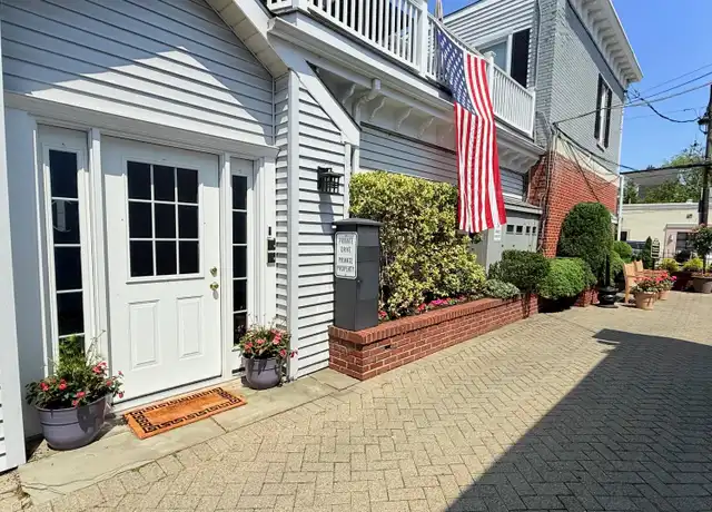 Property at 2076 Boston Post Rd Fl -left, Larchmont, NY, 10538, 1 bed, 1 bath, [object Object]