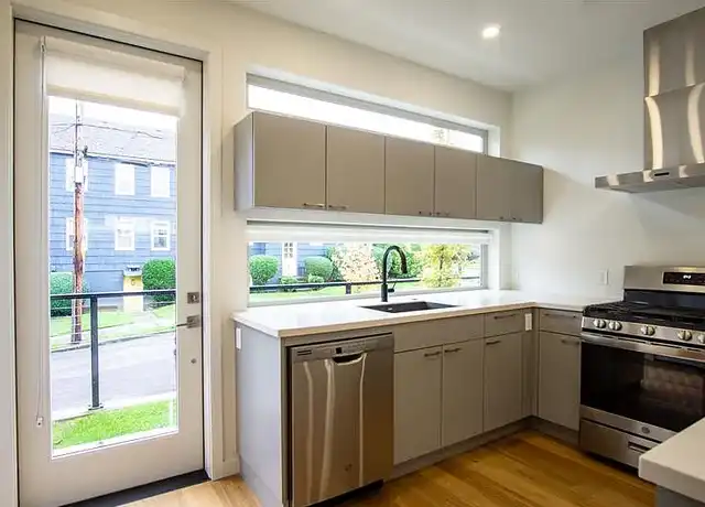 Property at 039 - HOMMA HAUS Mount Tabor - 5115 E Burnside St, Portland, OR, 97215, 2 beds, 1.5 baths, [object Object]