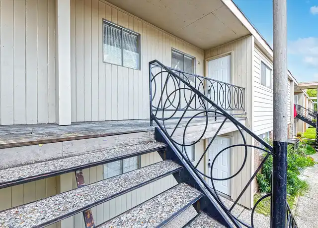 Property at Kentwood Apartments - 638 Heidrich St, Houston, TX, 77018, 2 beds, 1 bath, [object Object]
