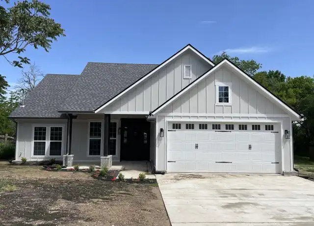 Property at 115 E 8th St, Weatherford, TX, 76086, 3 beds, 2 baths, [object Object]