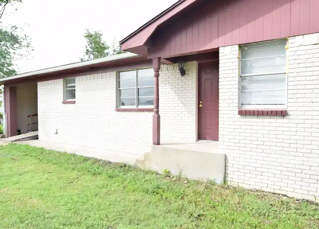 Property at 218 W Mesquite Ave, Rogers, TX, 76569, 2 beds, 2 baths, [object Object]