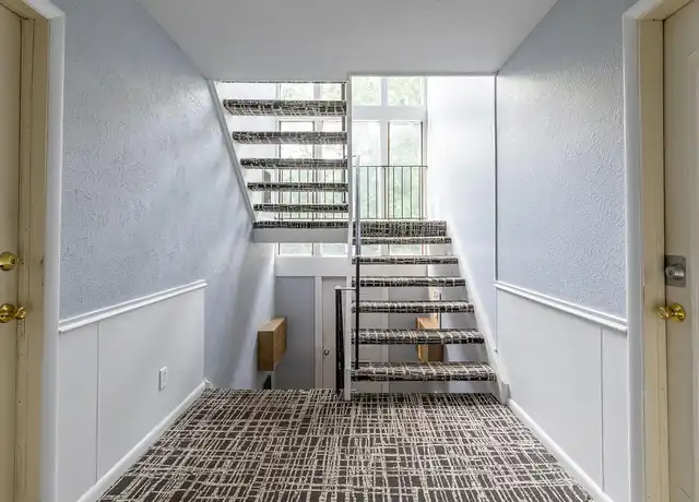 Property at Devonshire Apartments - 902 Gribbin Ln, Toledo, OH, 43612, 1-3 bed, 1 bath, [object Object]