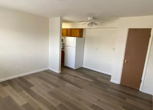 Property at 700 Carriage Hl Unit 711-8, Iowa City, IA, 52246, 1 bed, 1 bath, [object Object]