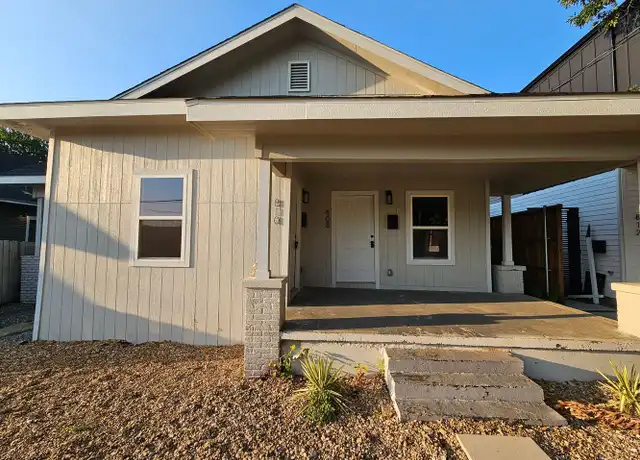 Property at 810 W 10th St, Dallas, TX, 75208, 2 beds, 1 bath, [object Object]