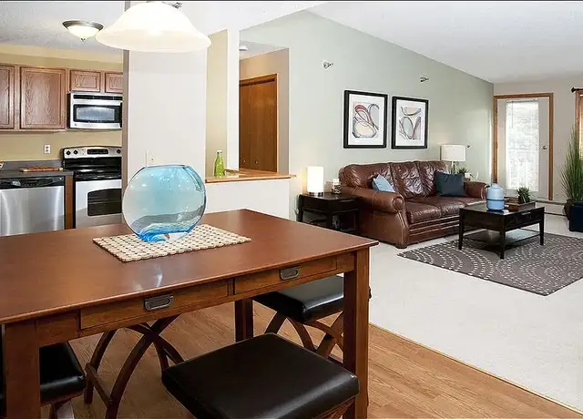 Photo of 920 Feltl Ct, Hopkins, MN 55343