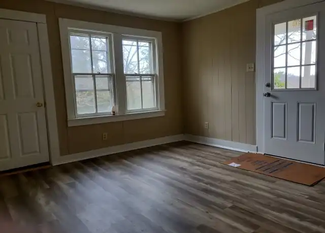 Property at 140 Neth Dr, Johnson City, TN, 37601, 2 beds, 1 bath, [object Object]