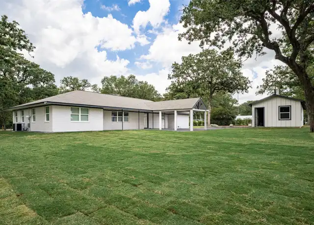 Property at 3901 FM 109, Brenham, TX, 77833, 3 beds, 2 baths, [object Object]