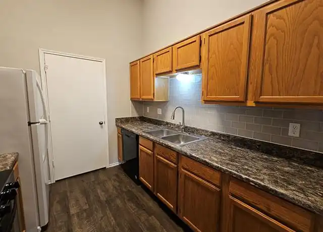Property at 452 Chestnut Ln, Desoto, TX, 75115, 3 beds, 2 baths, [object Object]