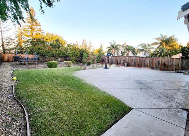 Photo of 977 Chamomile Ln, Brentwood, CA 94513
