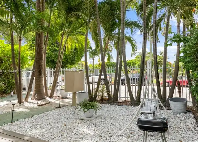 Property at 769 NW 10th St Unit MAIN, Miami, FL, 33136, 3 beds, 1 bath, [object Object]