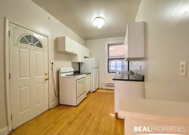 Property at 1315 Oak Ave Unit CLJ1, Evanston, IL, 60201, 2 beds, 1 bath, [object Object]