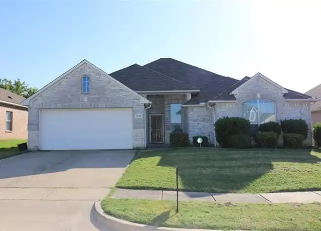 Property at 7828 Corona Ct, Arlington, TX, 76002, 4 beds, 2 baths, [object Object]