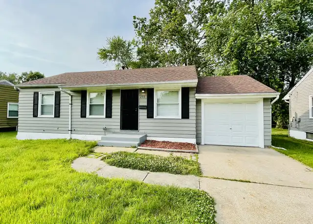 Property at 255 Midlothian Rd, Saint Louis, MO, 63137, 3 beds, 1 bath, [object Object]