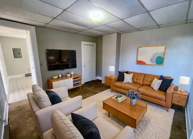 Property at 133 1/2 E Main St, Piqua, OH, 45356, 1 bed, 1 bath, [object Object]