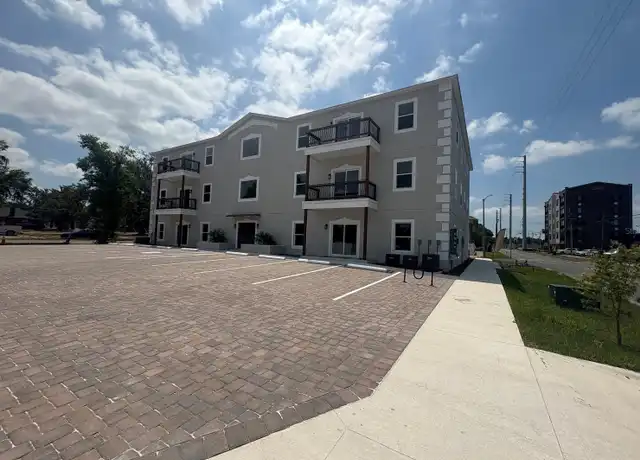 Property at 201 N Dewey St, Eustis, FL, 32726, 2 beds, 2 baths, [object Object]