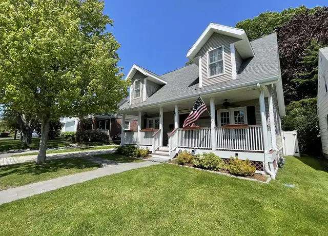 Property at 40 Keeher Ave, Newport, RI, 02840, 3 beds, 2 baths, [object Object]
