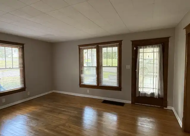 Property at 500 Dull St, Dickson, TN, 37055, 3 beds, 1 bath, [object Object]