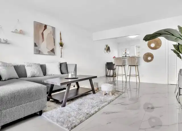 Property at 1092 SW 3rd St Unit 1092, Hallandale Beach, FL, 33009, 2 beds, 1 bath, [object Object]