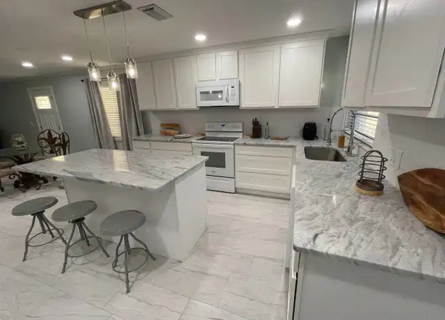 Property at 11445 W Riverhaven Dr, Homosassa, FL, 34448, 3 beds, 2 baths, [object Object]