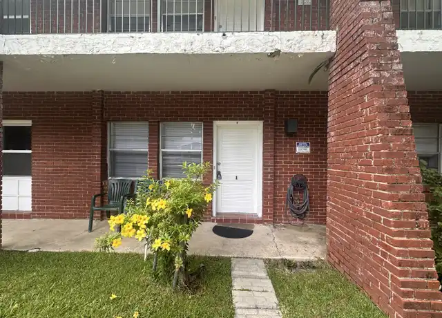 Property at 1315 SE Silver Springs Pl Unit 11, Ocala, FL, 34471, 2 beds, 1 bath, [object Object]