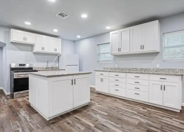 Property at 117 Emma St Unit B, Bartlett, TX, 76511, 2 beds, 1 bath, [object Object]