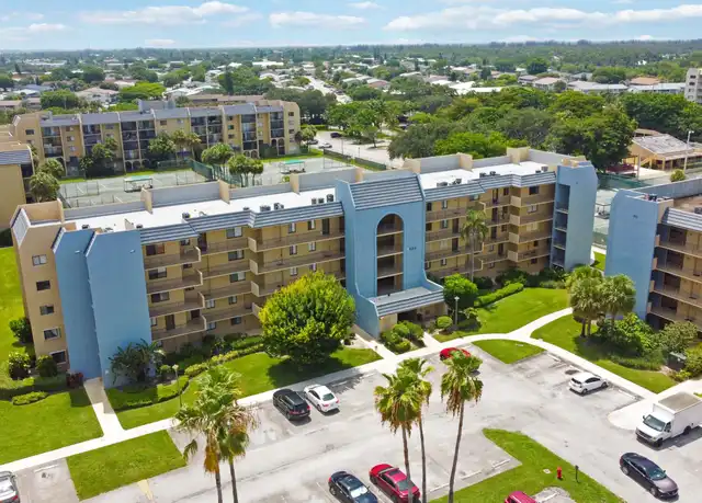 Property at 2820 Tennis Club Dr #204, West Palm Beach, FL, 33417, 2 beds, 1.5 baths, [object Object]