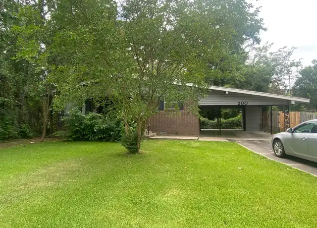Property at 200 Oak Ln, Little Rock, AR, 72205, 3 beds, 2 baths, [object Object]