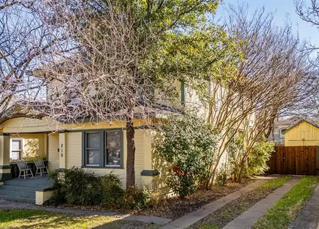 Property at 210 S Rosemont Ave Unit B, Dallas, TX, 75208, 1 bed, 1 bath, [object Object]
