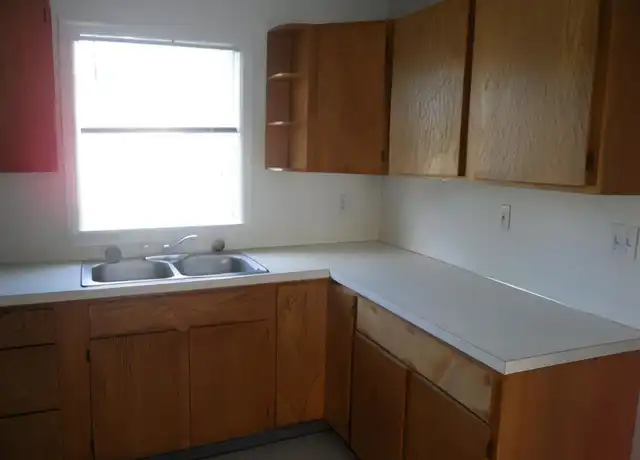 Property at 313 N E St Unit 2, Aberdeen, WA, 98520, 1 bed, 1 bath, [object Object]