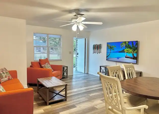 Property at 653 93rd Ave N, Naples, FL, 34108, 2 beds, 2 baths, [object Object]