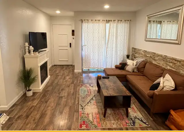 Property at 510 N Villa Ct #100, Palm Springs, CA, 92262, 1 bed, 1 bath, [object Object]