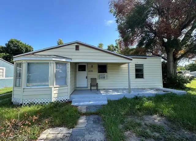 Property at 2135 South St, Fort Myers, FL, 33901, 3 beds, 1 bath, [object Object]