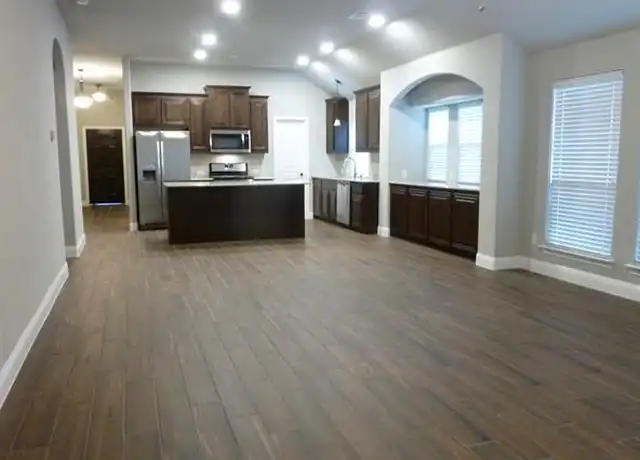 Property at 5121 Prospect St, McKinney, TX, 75071, 4 beds, 2 baths, [object Object]
