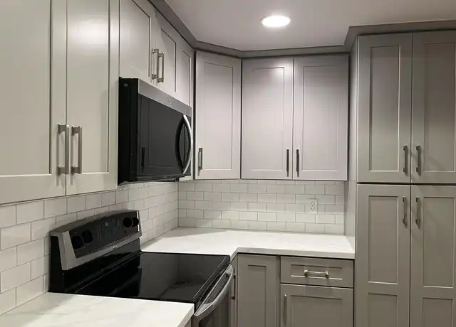 Property at 11820 Mayfield Ave #103, Los Angeles, CA, 90049, 3 beds, 2 baths, [object Object]