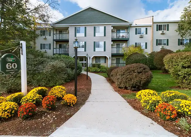Property at Greenview Village Apartments - 55 Golfview Dr, Manchester, NH, 03102, 1-2 bed, 1 bath, [object Object]