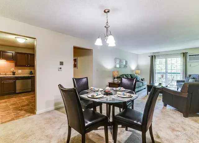 Photo of 55 Golfview Dr, Manchester, NH 03102