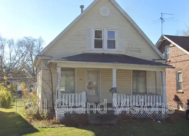 Property at 1831 E Johns Ave, Decatur, IL, 62521, 4 beds, 1 bath, [object Object]