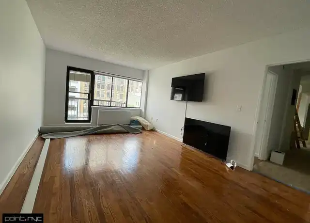 Property at 380 W 52nd St Unit W52, New York, NY, 10019, 3 beds, 2 baths, [object Object]