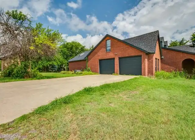 Property at 731 N Walnut Grove Rd, Midlothian, TX, 76065, 5 beds, 3 baths, [object Object]