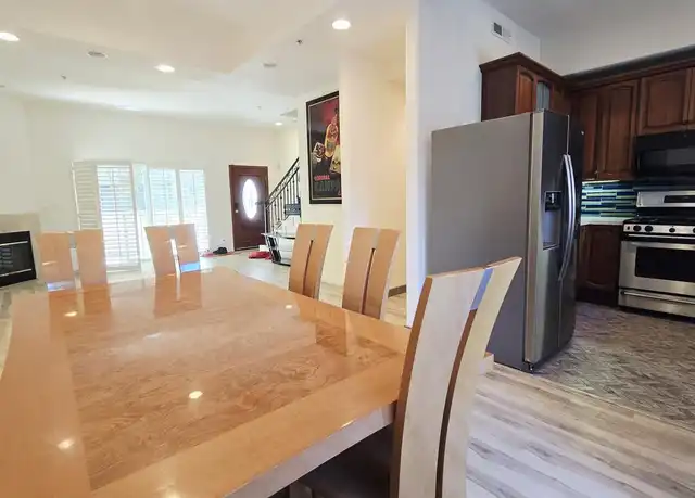 Property at 10833 Kling St #4, North Hollywood, CA, 91602, 3 beds, 2.5 baths, [object Object]