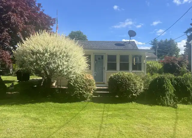 Property at 8 Old Bogus Rd, New Fairfield, CT, 06812, 1 bed, 1 bath, [object Object]