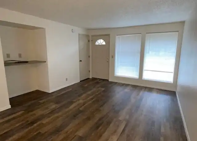 Property at 4806 Talisman Ct S, Salem, OR, 97302, 2 beds, 1 bath, [object Object]