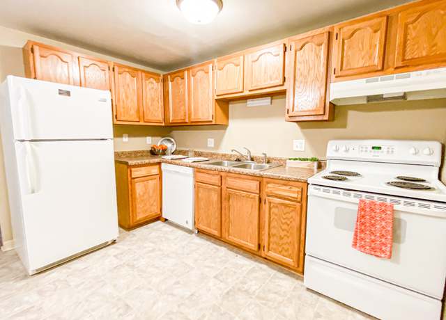 Photo of 10 Capitol View Ter, Madison, WI 53713