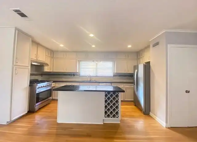 Property at 2202 MacArthur St, Houston, TX, 77030, 3 beds, 2.5 baths, [object Object]