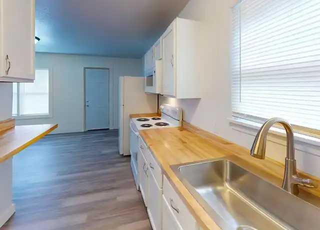Property at 906 N 9th St, Bismarck, ND, 58501, 1 bed, 1 bath, [object Object]